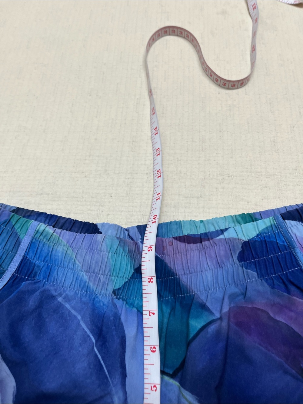 Athleta S Mesh Racer Run 4” shorts - Picture 5 of 15